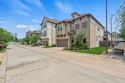 5110 W Lacey Garden Loop, Houston, TX 77018 - Photo 2