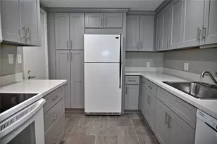 624 S Ripple Creek Dr, Houston, TX 77057 - Photo 2