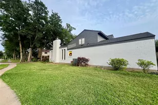 1223 Goldendale Dr, Seabrook, TX 77586 - Photo 2