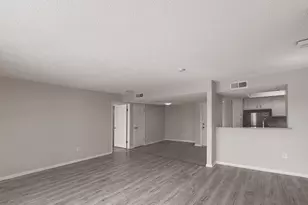 2816 S Bartell Dr, Houston, TX 77054 - Photo 2