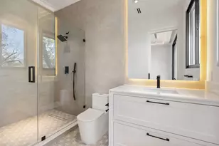 46 W Broad Oaks Dr, Houston, TX 77056 - Photo 40