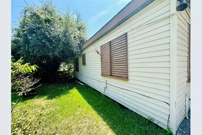 1217 4th Avenue S, Texas City, TX 77590 - Photo 8