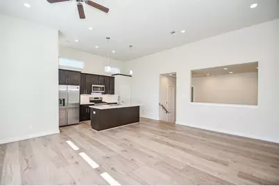 135 Knightsbridge Park Lane, Houston, TX 77018 - Photo 8