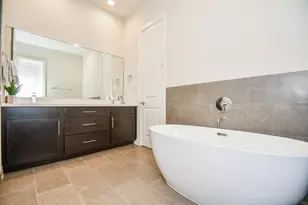 135 Knightsbridge Park Ln, Houston, TX 77018 - Photo 16