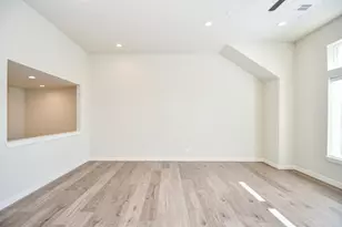 135 Knightsbridge Park Ln, Houston, TX 77018 - Photo 12