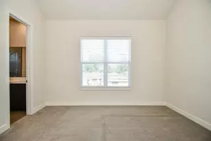 135 Knightsbridge Park Ln, Houston, TX 77018 - Photo 14