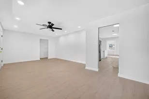 6131 Birdwood Rd, Houston, TX 77074 - Photo 4