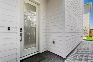 2116 Bello Amanecer Ln, Houston, TX 77055 - Photo 2