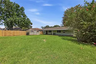 412 S 4th 1/2 St, Nederland, TX 77627 - Photo 14