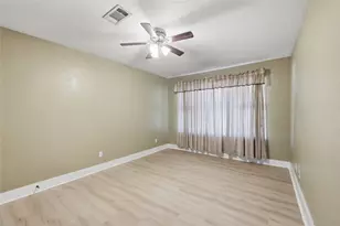 412 S 4th 1/2 St, Nederland, TX 77627 - Photo 10