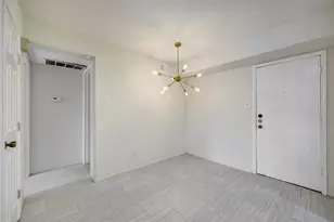 4645 Wild Indigo St, Houston, TX 77027 - Photo 10
