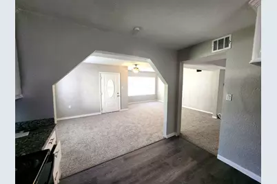 1114 E Pecan Street, Angleton, TX 77515 - Photo 8
