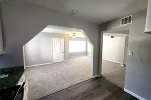 1114 E Pecan St, Angleton, TX 77515 - Photo 8