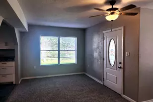 1114 E Pecan St, Angleton, TX 77515 - Photo 4