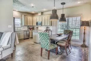 1018 7th St, Somerville, TX 77879 - Photo 8