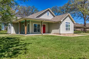 1018 7th St, Somerville, TX 77879 - Photo 2
