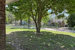 802 E Terrell Ave, Crockett, TX 75835 - Photo 34