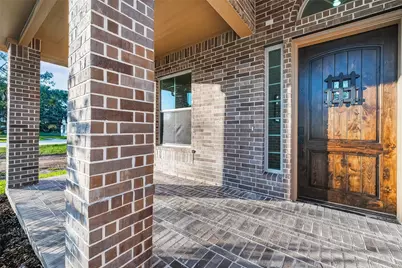 350 Lakeland Circle, Rosharon, TX 77583 - Photo 4