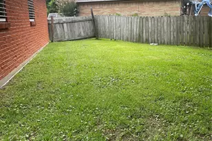 2324 14th Ave N, Texas City, TX 77590 - Photo 2