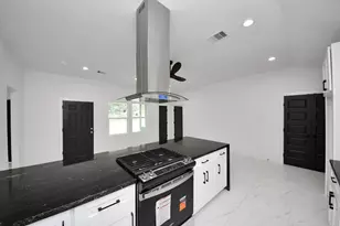 213 W 8th St, Deer Park, TX 77536 - Photo 10