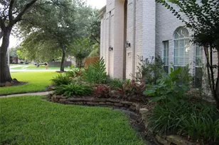 1901 Edgewater Dr, Friendswood, TX 77546 - Photo 36