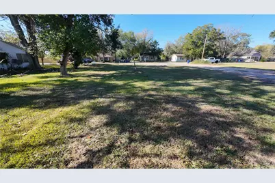 416 E Stockbridge Street, Eagle Lake, TX 77434 - Photo 6