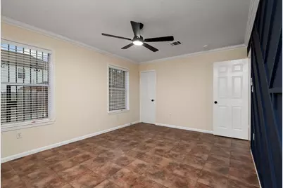 5018 Wilmington Street, Houston, TX 77033 - Photo 10