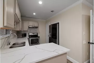 5018 Wilmington Street, Houston, TX 77033 - Photo 6