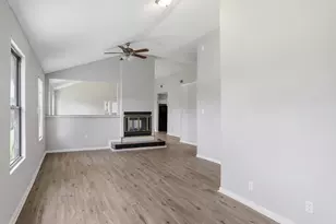 16226 Alden Ridge Dr, Houston, TX 77053 - Photo 12