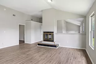 16226 Alden Ridge Dr, Houston, TX 77053 - Photo 18