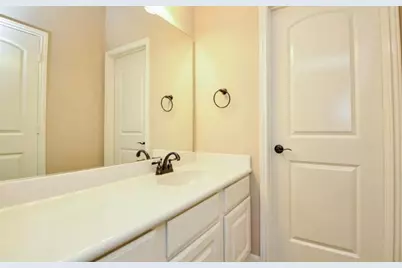 2703 Bonnie Bray Dr Drive, Katy, TX 77494 - Photo 32