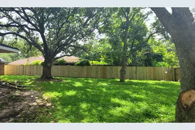 2301 Morning Drive, Baytown, TX 77520 - Photo 2