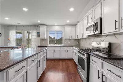356 Century Oaks Lane, Hitchcock, TX 77568 - Photo 18