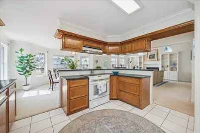151 Tamana Drive, Tiki Island, TX 77554 - Photo 8