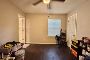 6111 Beldart St, Houston, TX 77033 - Photo 6