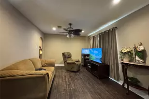 6111 Beldart St, Houston, TX 77033 - Photo 4