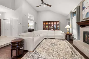 911 Sugardale Ct, Sugar Land, TX 77498 - Photo 8
