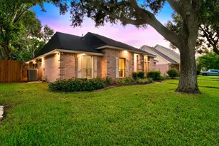 911 Sugardale Ct, Sugar Land, TX 77498 - Photo 2