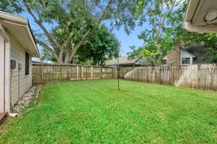 911 Sugardale Ct, Sugar Land, TX 77498 - Photo 32