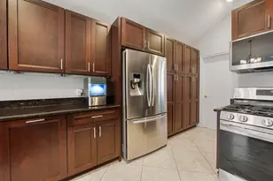 911 Sugardale Ct, Sugar Land, TX 77498 - Photo 18