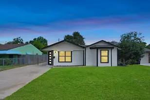 4841 Clover St, Houston, TX 77033 - Photo 2
