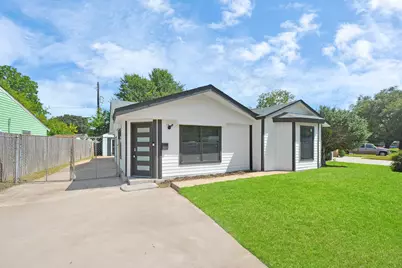 4841 Clover Street, Houston, TX 77033 - Photo 1