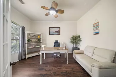 6 W Prairie Dawn Circle, The Woodlands, TX 77385 - Photo 6