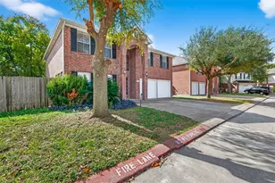 8366 Golf Green Cir, Houston, TX 77036 - Photo 2
