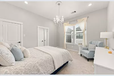 8422 Berry Green Lane, Houston, TX 77022 - Photo 14
