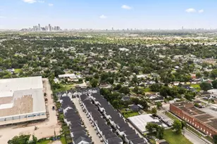 8422 Berry Green Ln, Houston, TX 77022 - Photo 28