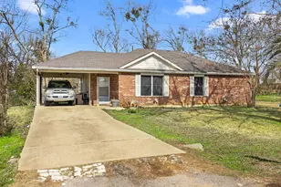 1610 St Barbe St, Hempstead, TX 77445 - Photo 2