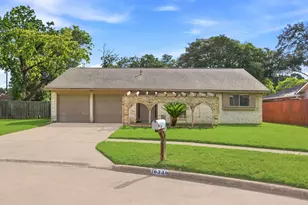 16338 Autumn Wind Dr, Houston, TX 77090 - Photo 2