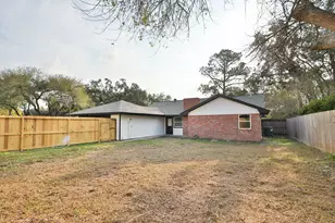 18111 Barbuda Ln, Houston, TX 77058 - Photo 10