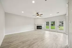 16802 Willow Bend Ct, Sugar Land, TX 77479 - Photo 10